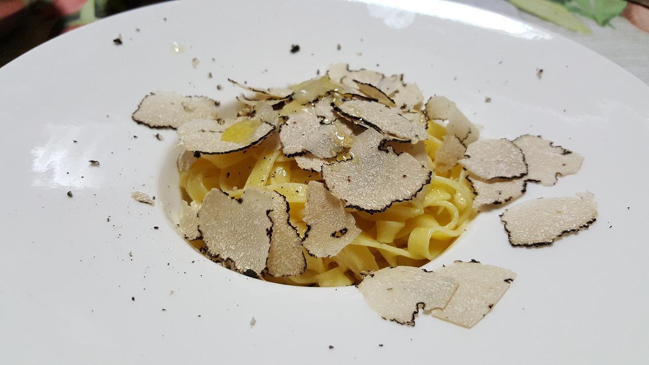 Ristorante Primula Bianca Hotell Varzi Eksteriør bilde